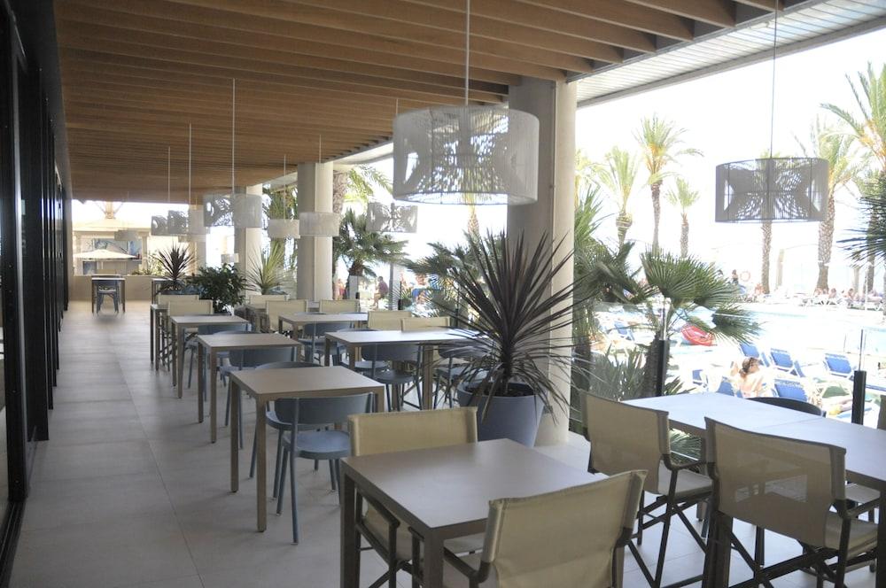 Caprici Beach Hotel & Spa Santa Susanna Exterior photo