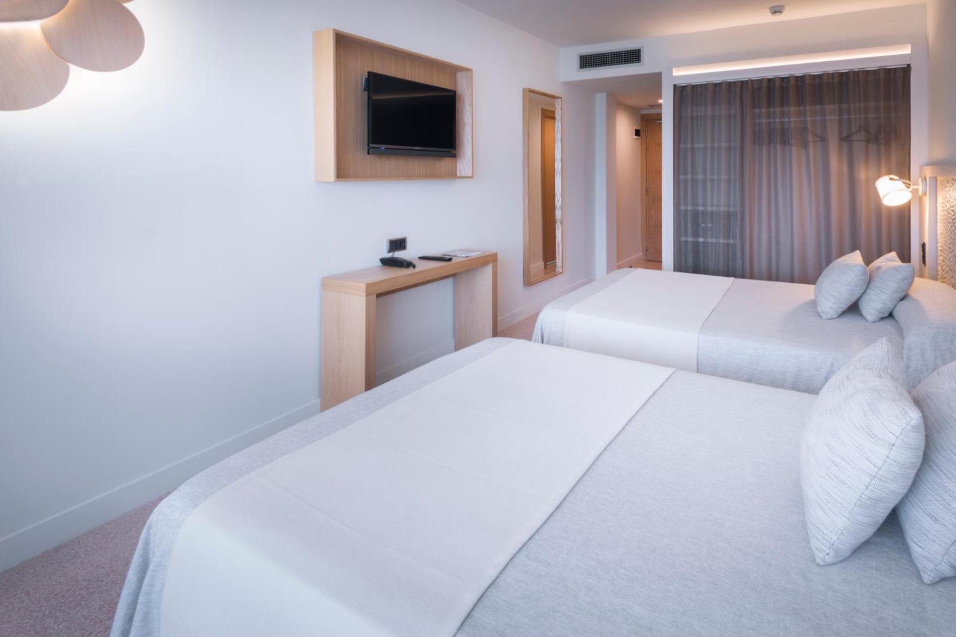 Caprici Beach Hotel & Spa Santa Susanna Exterior photo