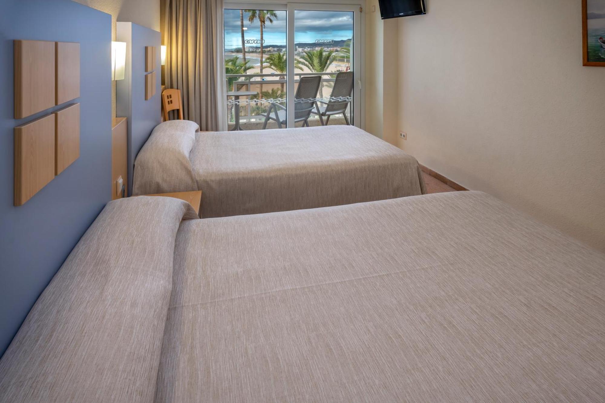 Caprici Beach Hotel & Spa Santa Susanna Exterior photo