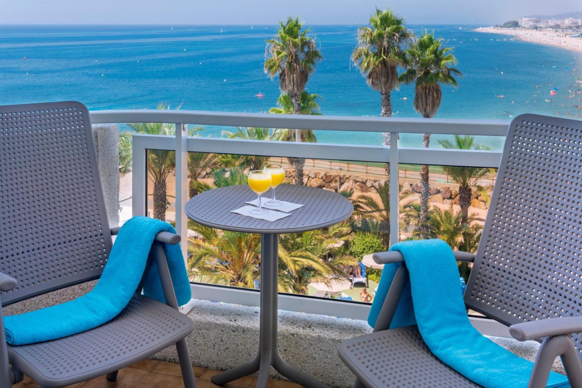 Caprici Beach Hotel & Spa Santa Susanna Exterior photo