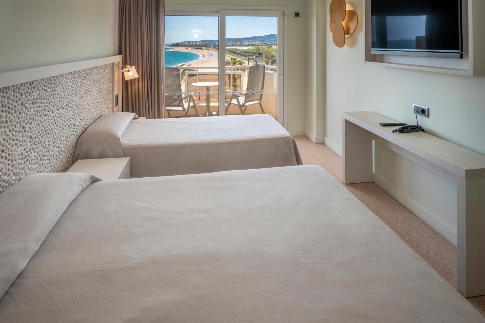 Caprici Beach Hotel & Spa Santa Susanna Exterior photo